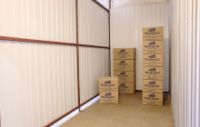 Boxes individuais com portas azuis Meu Espaço Self Storage Londrina
