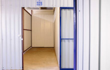 Interior de box individual self storage Meu Espaço Londrina
